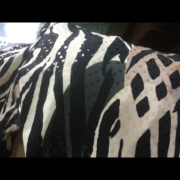 Sparkling blouse. - Picture 4 of 4